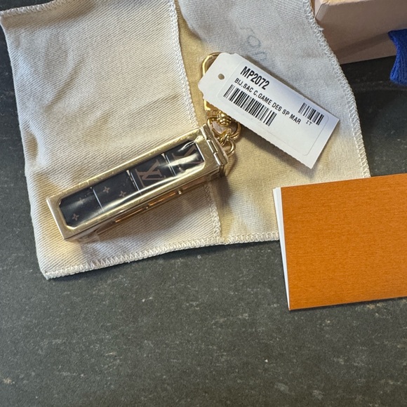 Louis Vuitton Red and White Card Holder - Picture 4 of 5